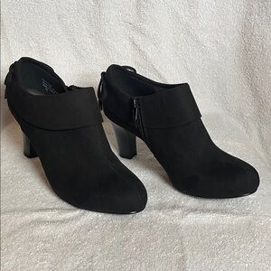 Coach and Four Black Heeled Ankle Booties Women’s size 7.5M Side zip